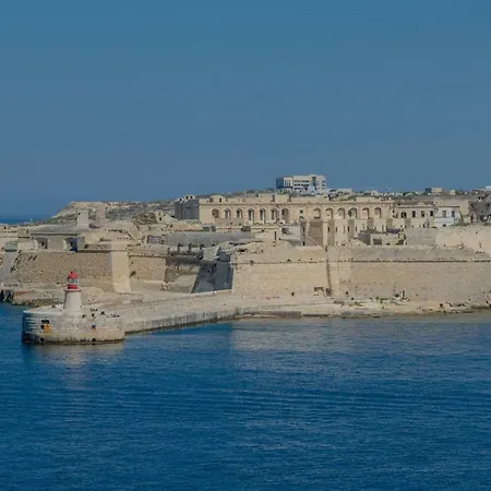 Vacation فاليتا